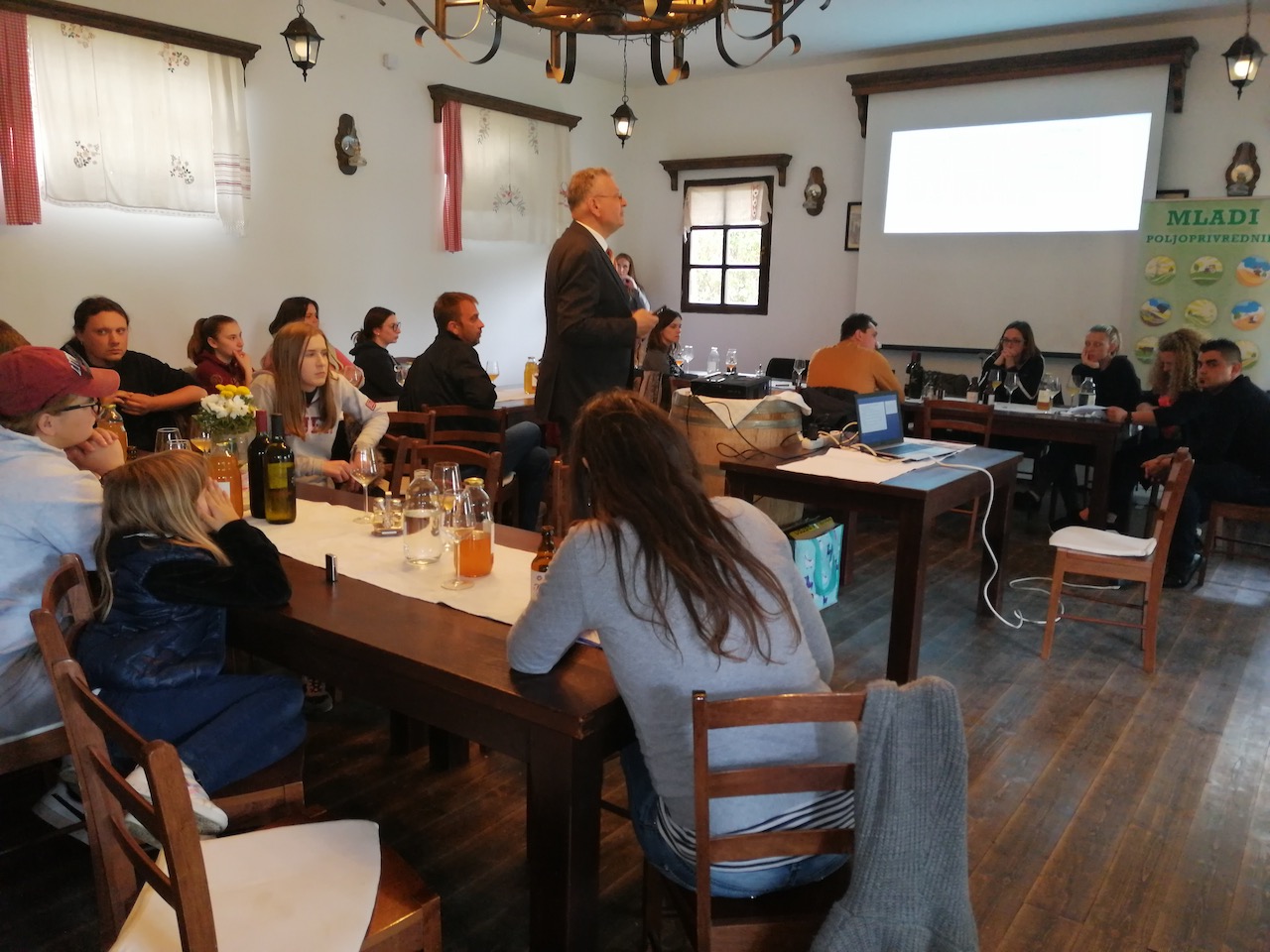 “Mladi poljoprivrednici” informirani o važnosti marketinga za uspješan plasman poljoprivrednih proizvoda